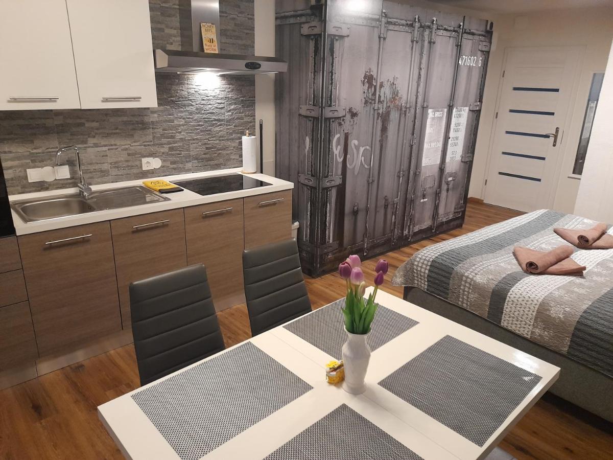 Honey Apartment Lendava Exteriör bild